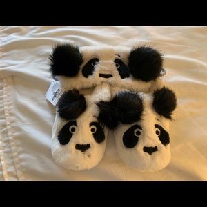 Hollister slippers and eye mask set  NWT